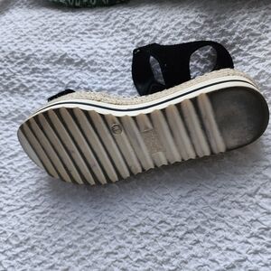 Crown White Platform Sandals with Ridged Sole